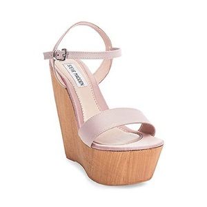 NIB Steve Madden Bria Sandal in Blush Satin (Size 8)